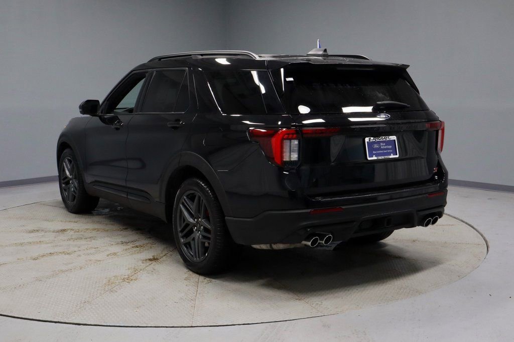 Certified 2025 Ford Explorer ST image 9