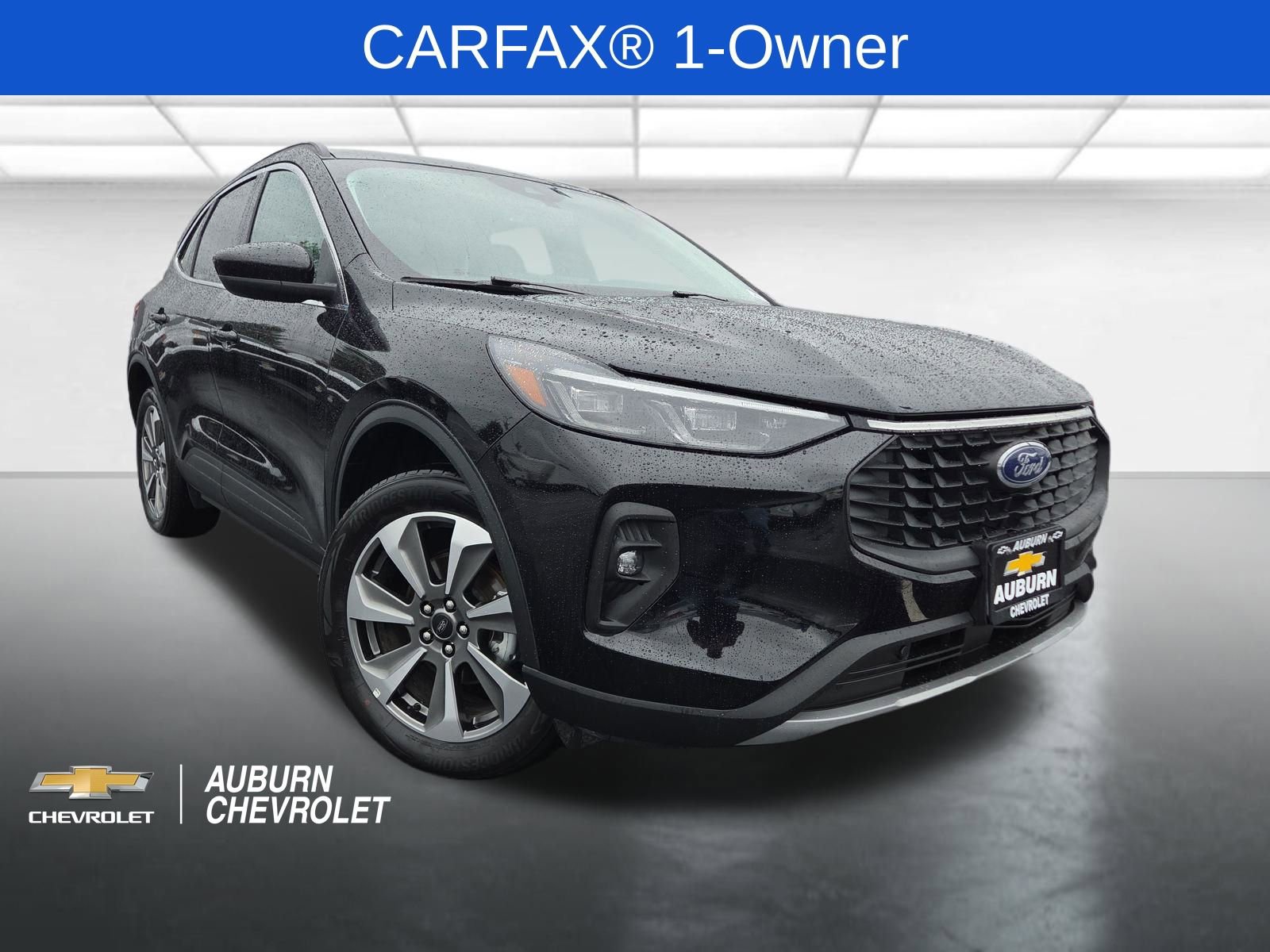Used 2025 Ford Escape Platinum AWD/4WD image 1