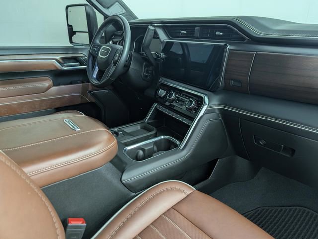 Used 2025 GMC Sierra 3500 Denali Ultimate AWD/4WD image 27