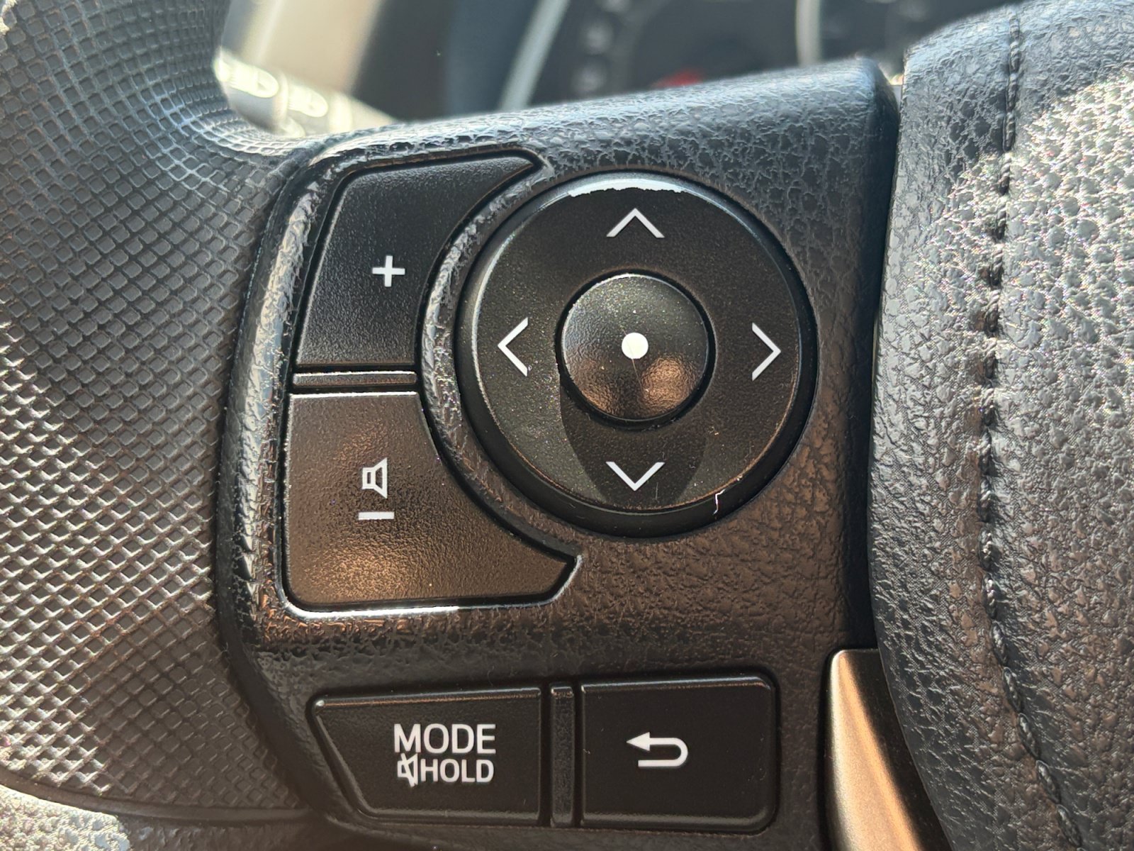 Used 2014 Toyota RAV4 XLE AWD/4WD image 32