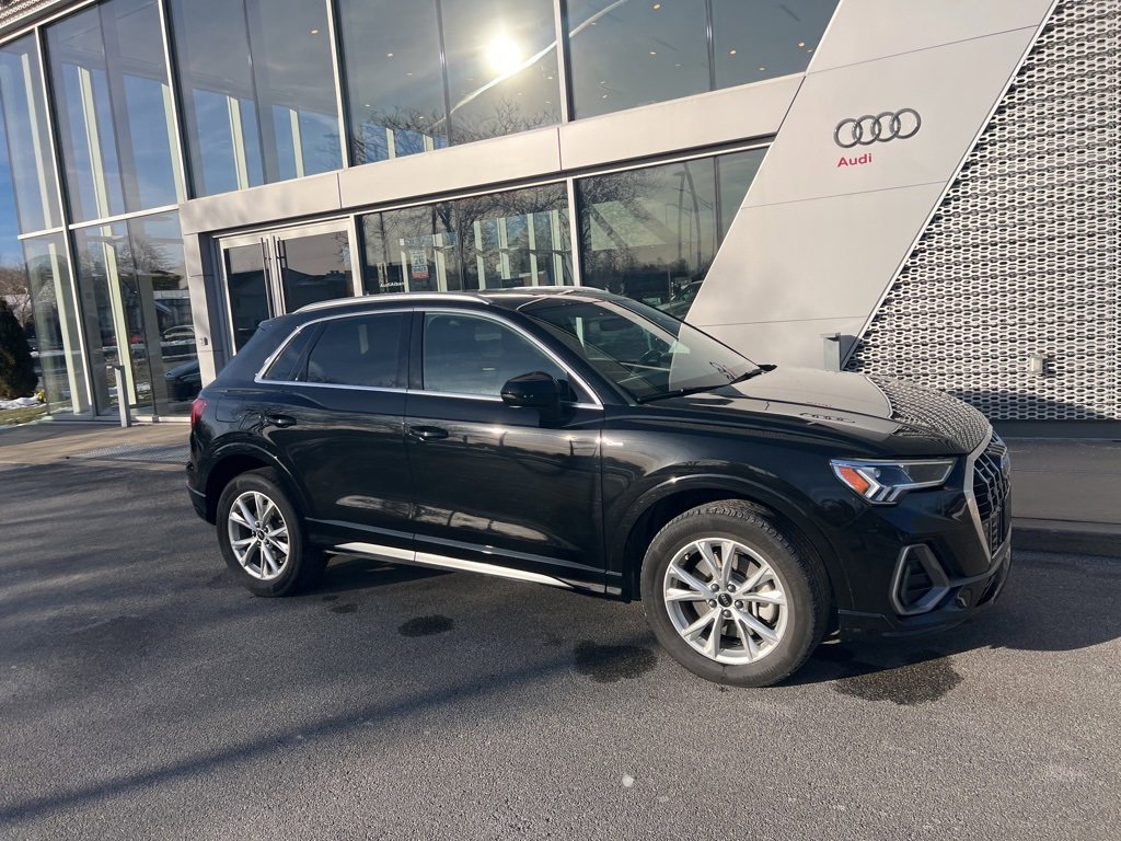 Used 2023 Audi Q3 2.0T Premium w/ Convenience Package image 11