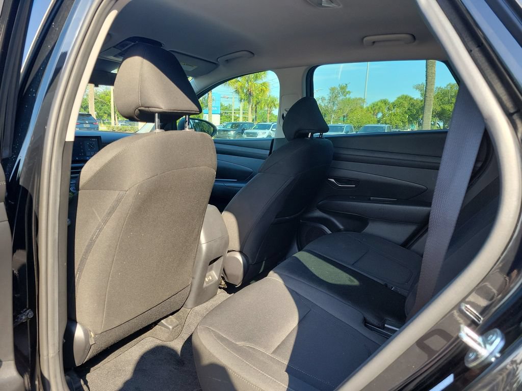 Used 2025 Hyundai Tucson SE FWD image 12