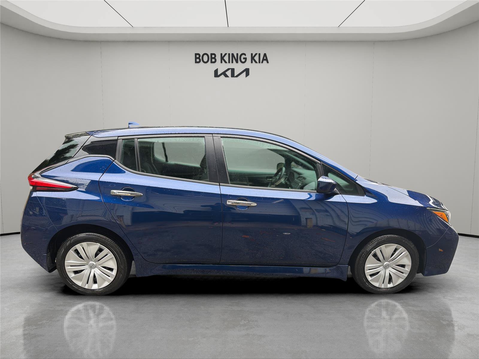Used 2025 Nissan Leaf S FWD image 6
