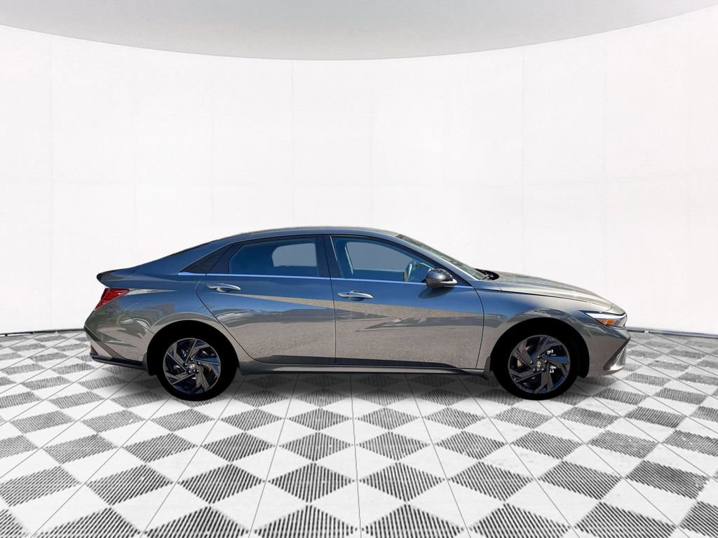 New 2026 Hyundai Elantra SEL Sport Premium FWD image 14