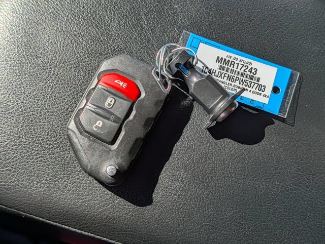 Used 2023 Jeep Wrangler Unlimited Rubicon AWD/4WD image 33