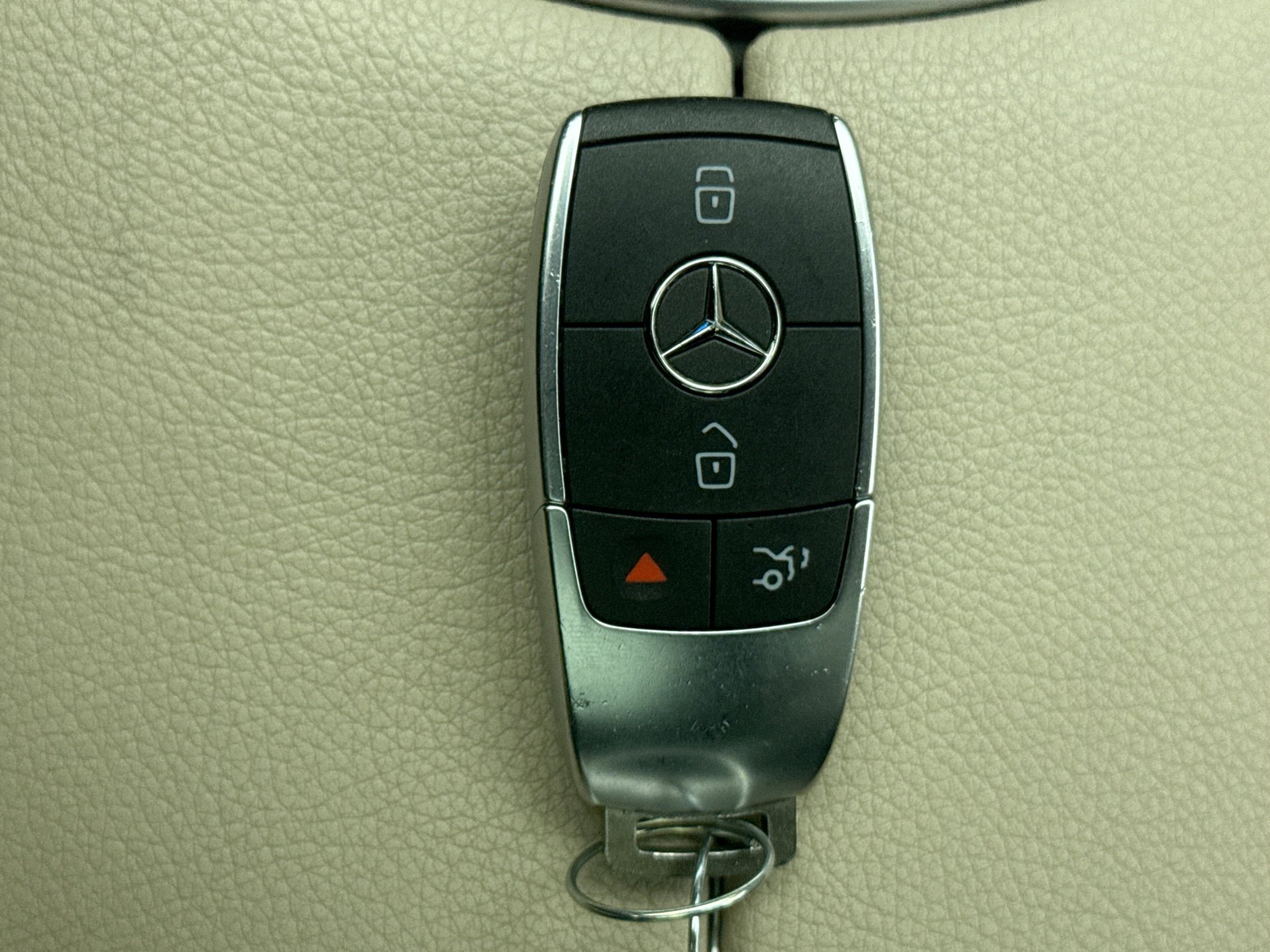 Used 2021 Mercedes-Benz C 300 4MATIC Sedan image 10