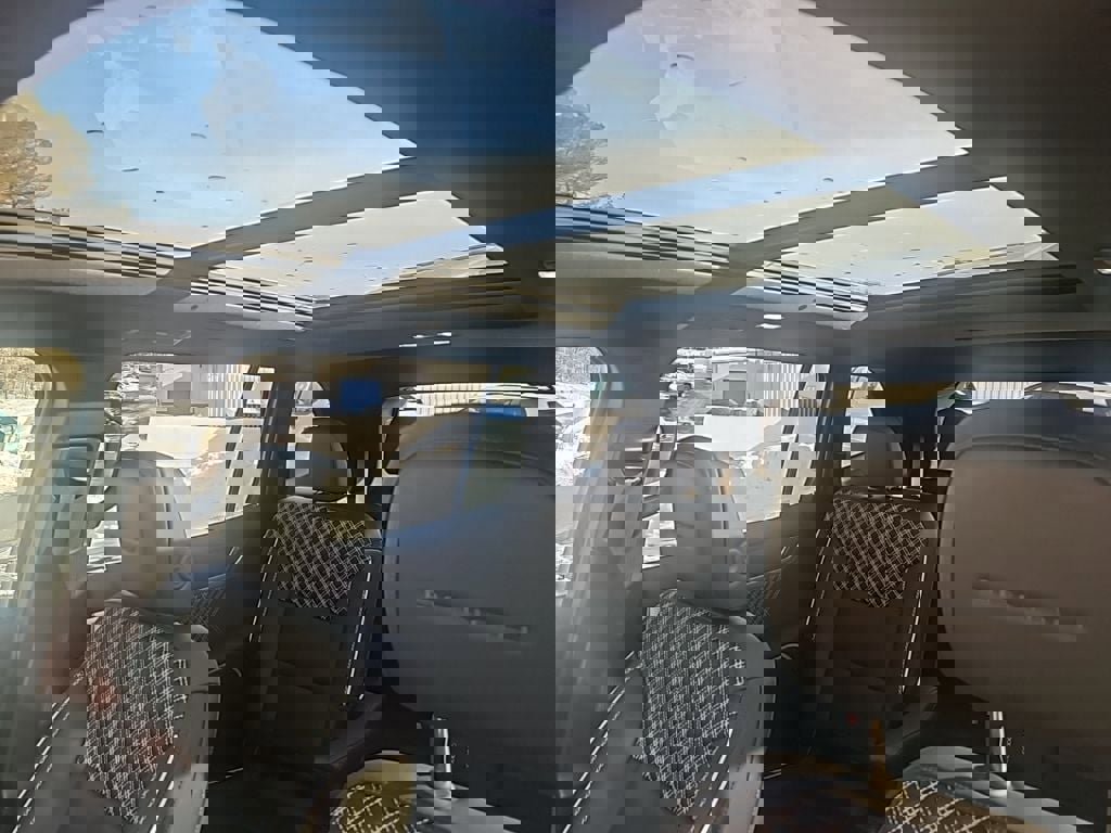 Used 2024 GMC Acadia Denali w/ Super Cruise Package image 17