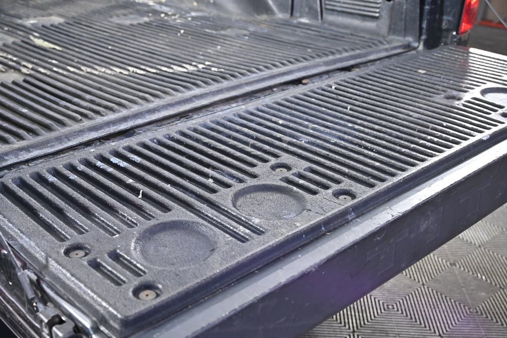 Used 2018 Nissan Titan S image 26