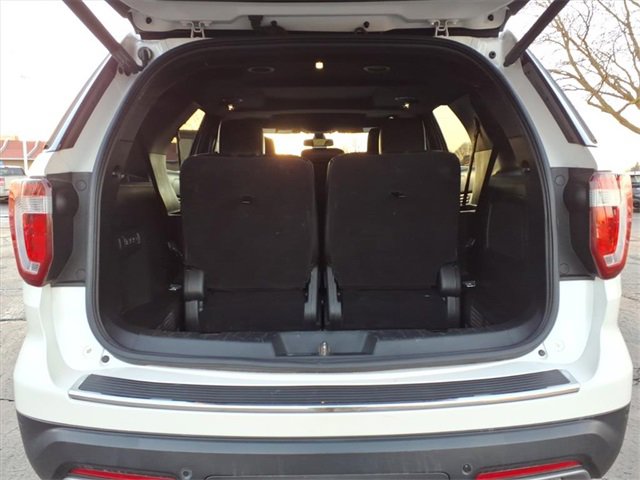 Used 2018 Ford Explorer Limited w/ Equipment Group 301A image 9