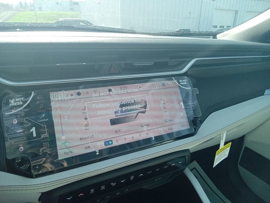 New 2026 Jeep Cherokee Overland w/ Advanced Pro Tech Group image 19