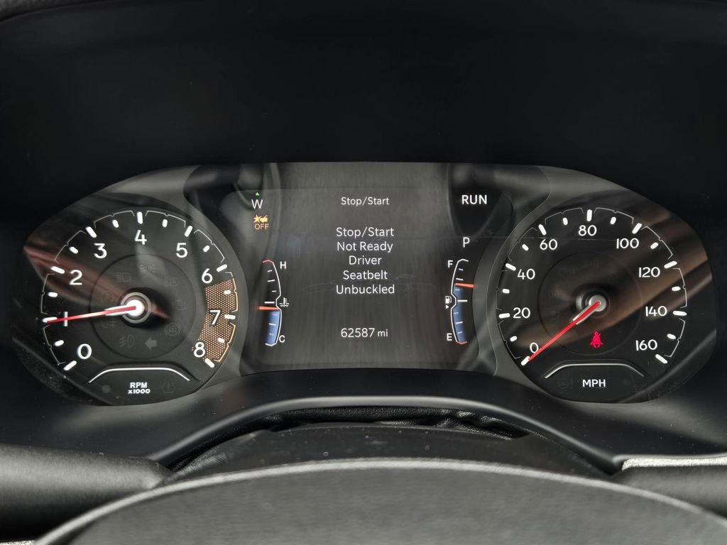 Used 2024 Jeep Compass Latitude AWD/4WD image 2