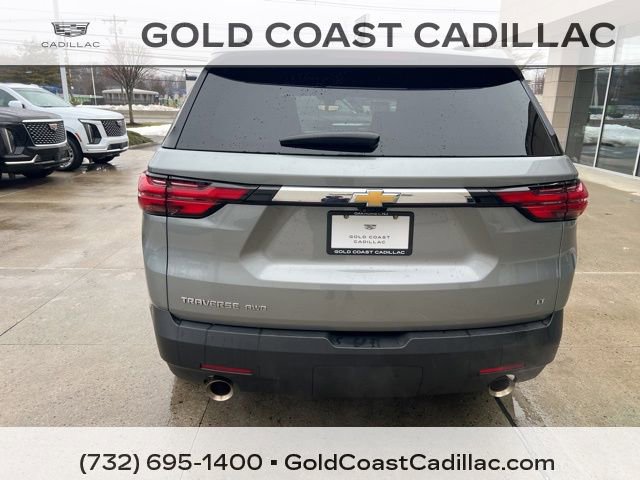 Used 2023 Chevrolet Traverse LT w/ Rear Camera Mirror Package image 3