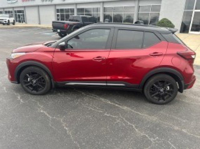 Used 2024 Nissan Kicks SR w/ SR Premium Package image 11