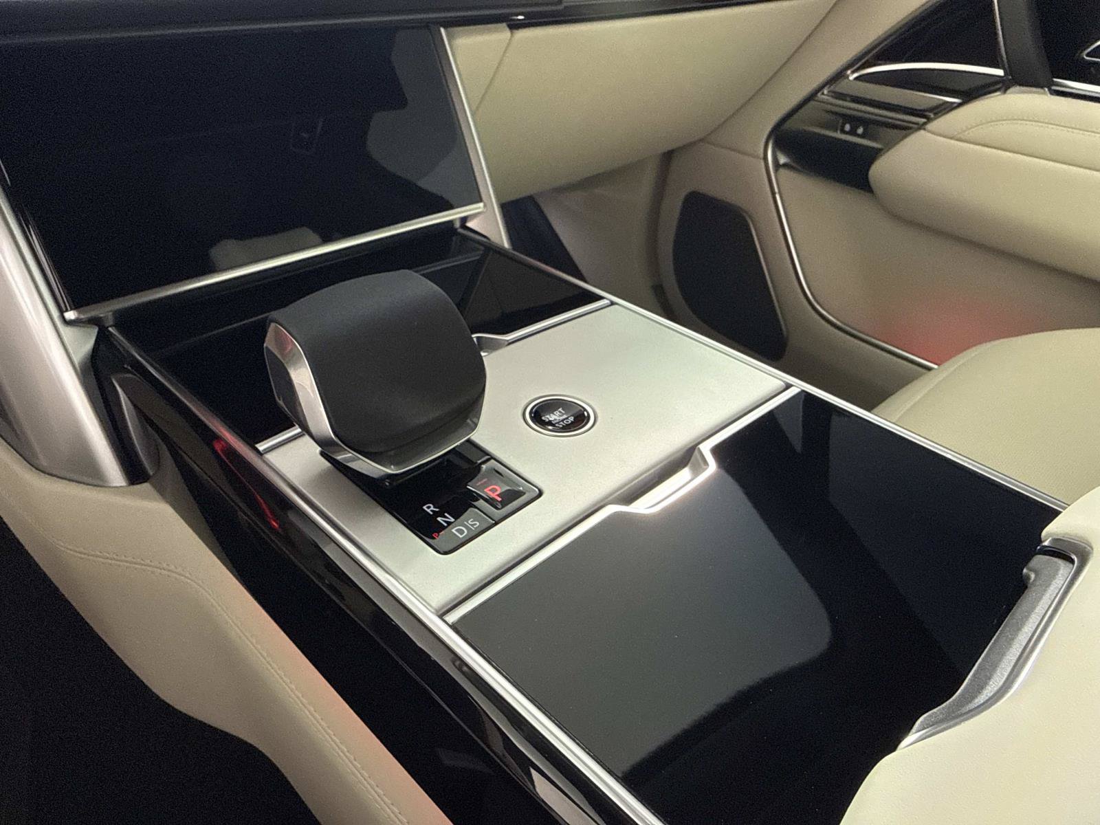 New 2026 Land Rover Range Rover Autobiography AWD/4WD image 29