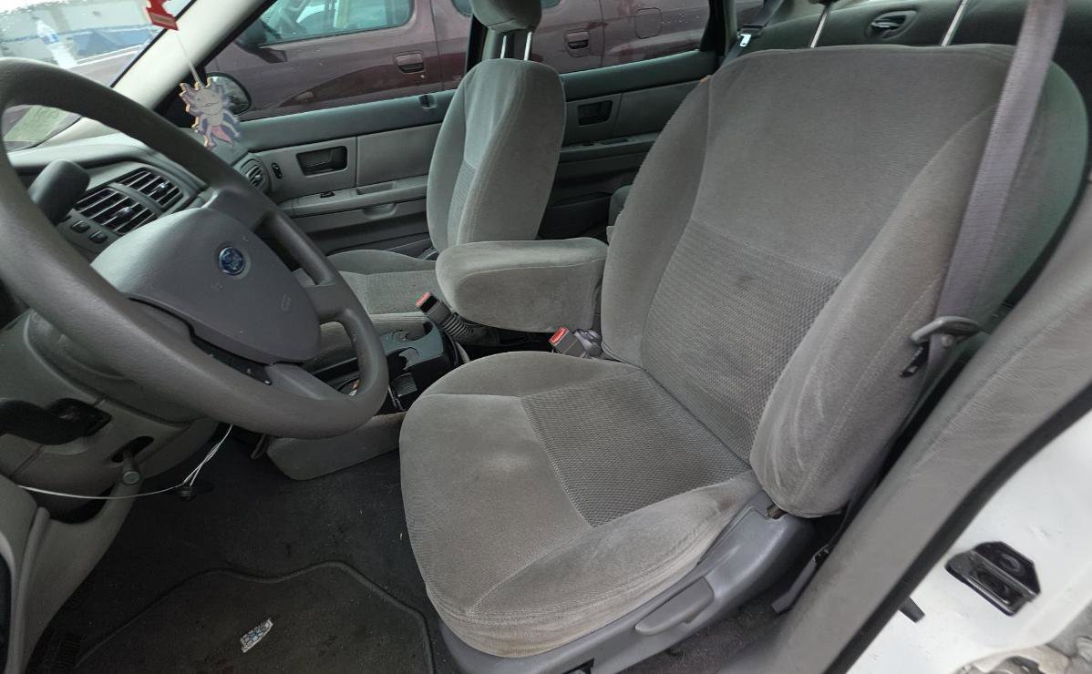 Used 2004 Ford Taurus SES FWD image 7