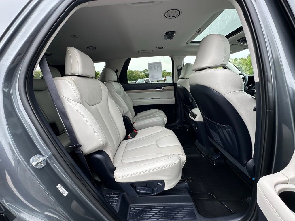 Used 2022 Hyundai Palisade SEL w/ Premium Package AWD/4WD image 17