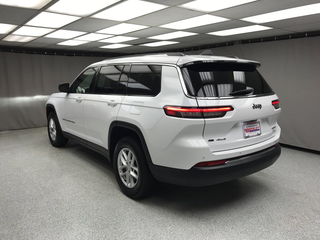 Used 2023 Jeep Grand Cherokee L Laredo w/ Luxury Tech Group I AWD/4WD image 2