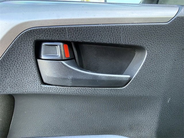 Certified 2018 Toyota RAV4 LE image 28