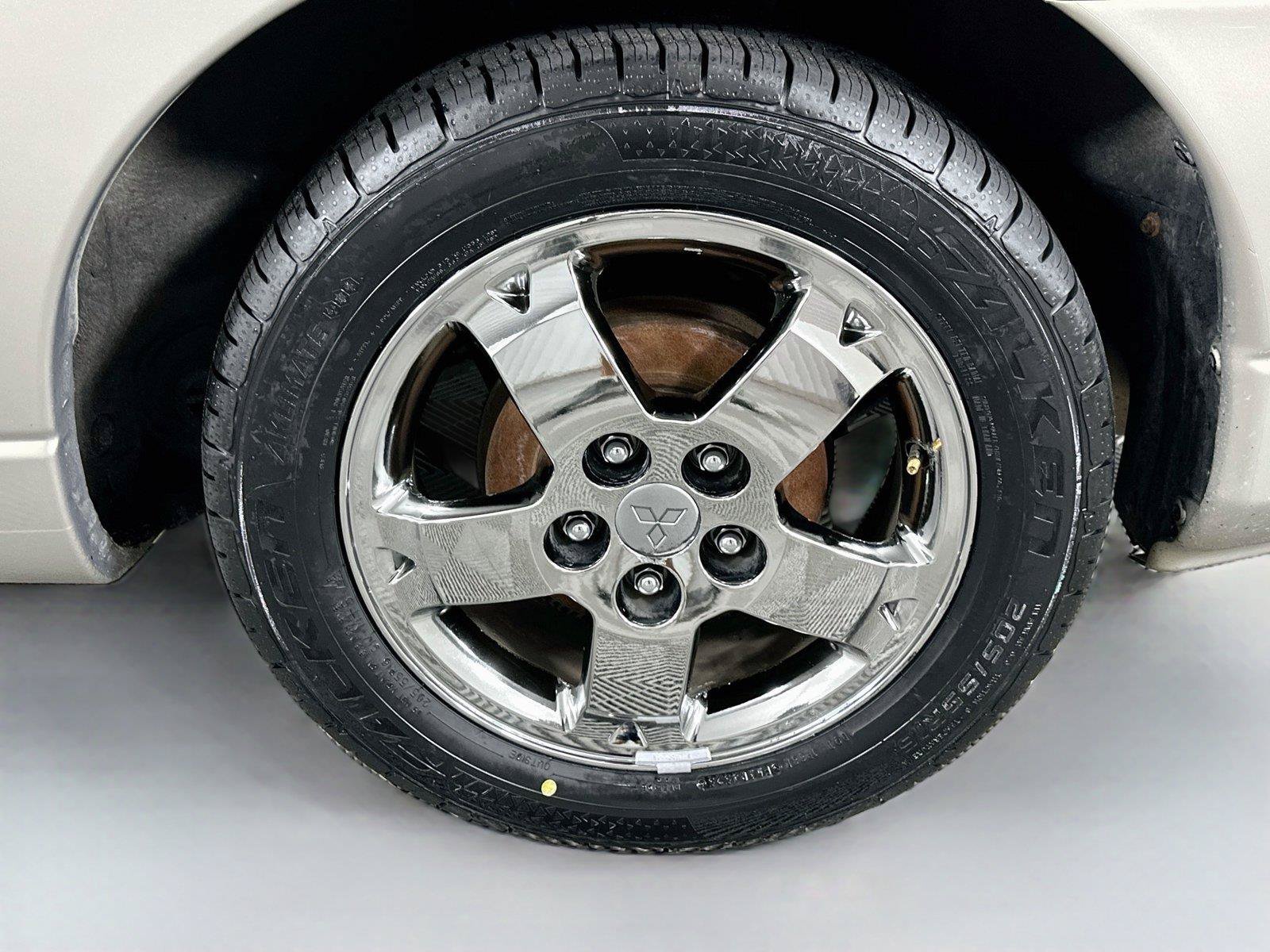 Used 2005 Mitsubishi Eclipse GS FWD image 28