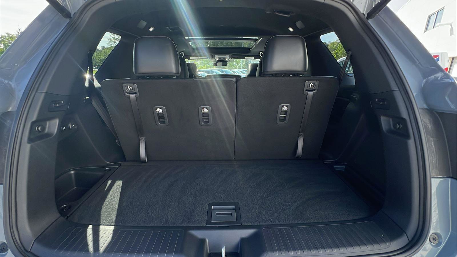 Certified 2025 Honda Pilot Black Edition image 17