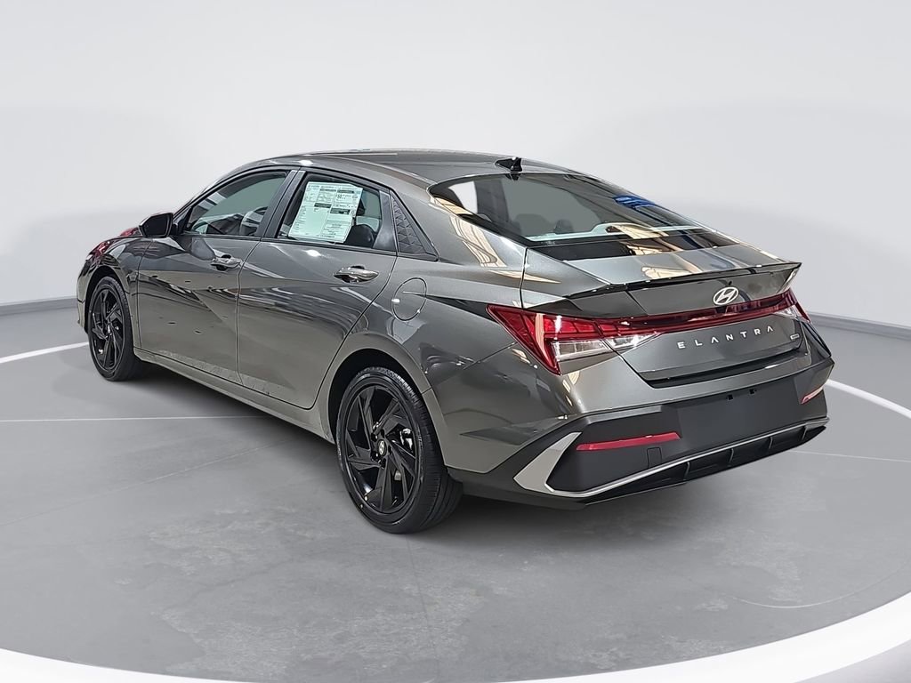 New 2026 Hyundai Elantra Sport image 7