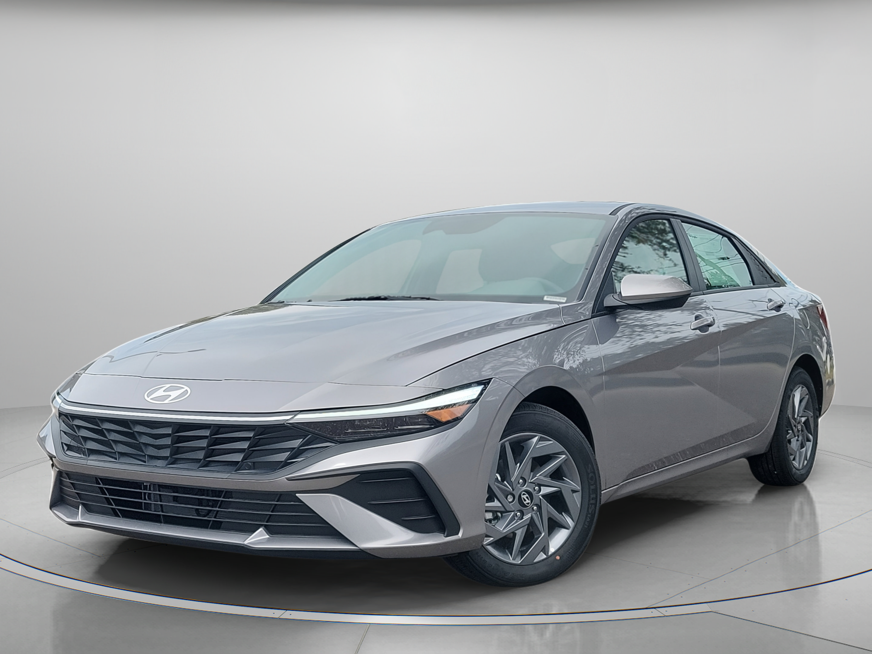 New 2025 Hyundai Elantra Hybrid FWD image 2
