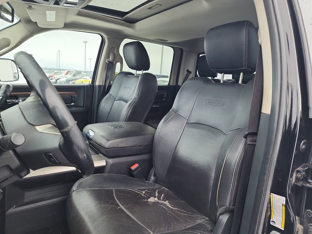 Used 2015 RAM 2500 Laramie w/ Black Appearance Group AWD/4WD image 10