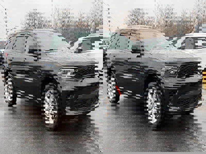 Used 2023 Dodge Durango GT image 2