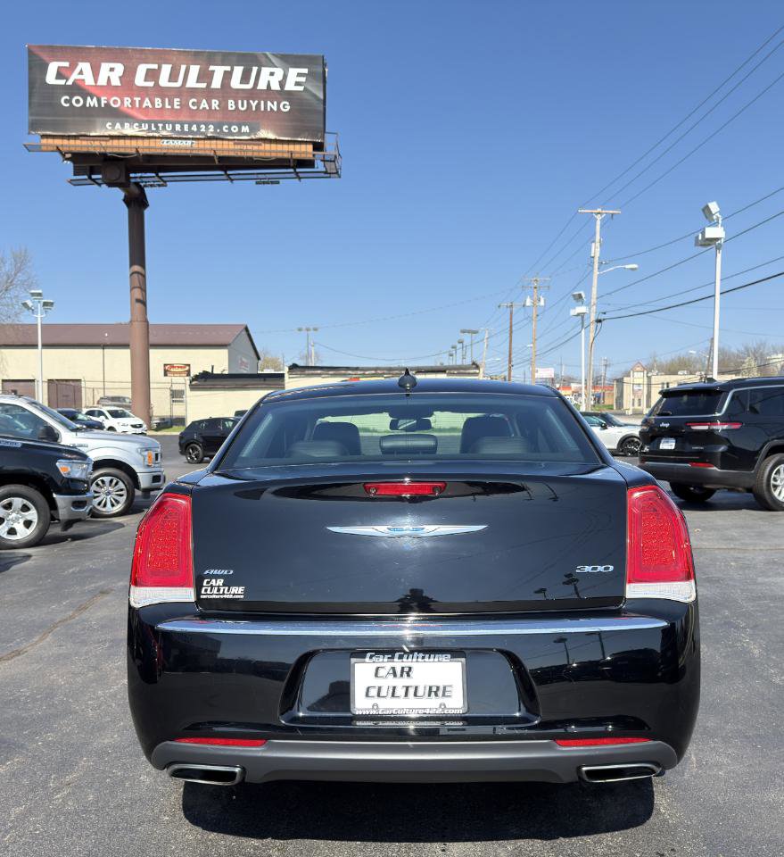 Used 2015 Chrysler 300 Limited w/ Driver Convenience Group image 62