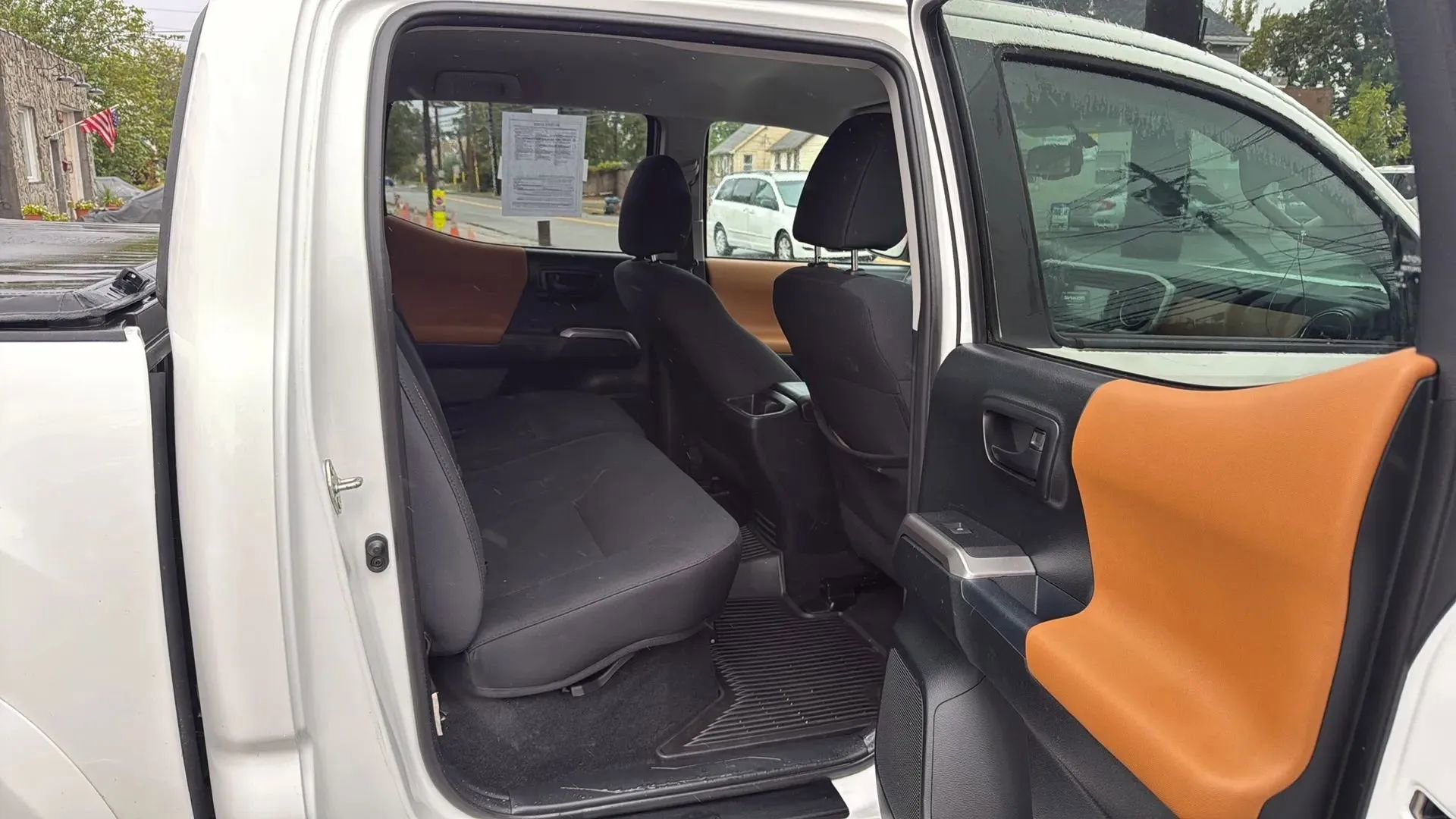 Used 2017 Toyota Tacoma SR5 image 26