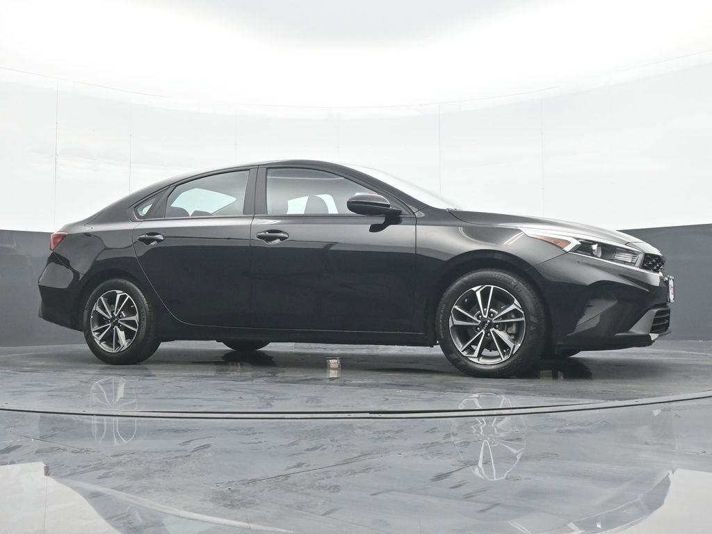Used 2023 Kia Forte LXS image 32