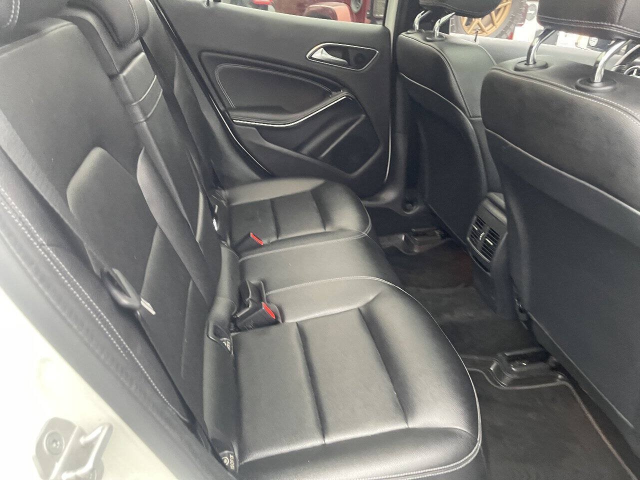 Used 2018 Mercedes-Benz GLA 250 4MATIC image 23