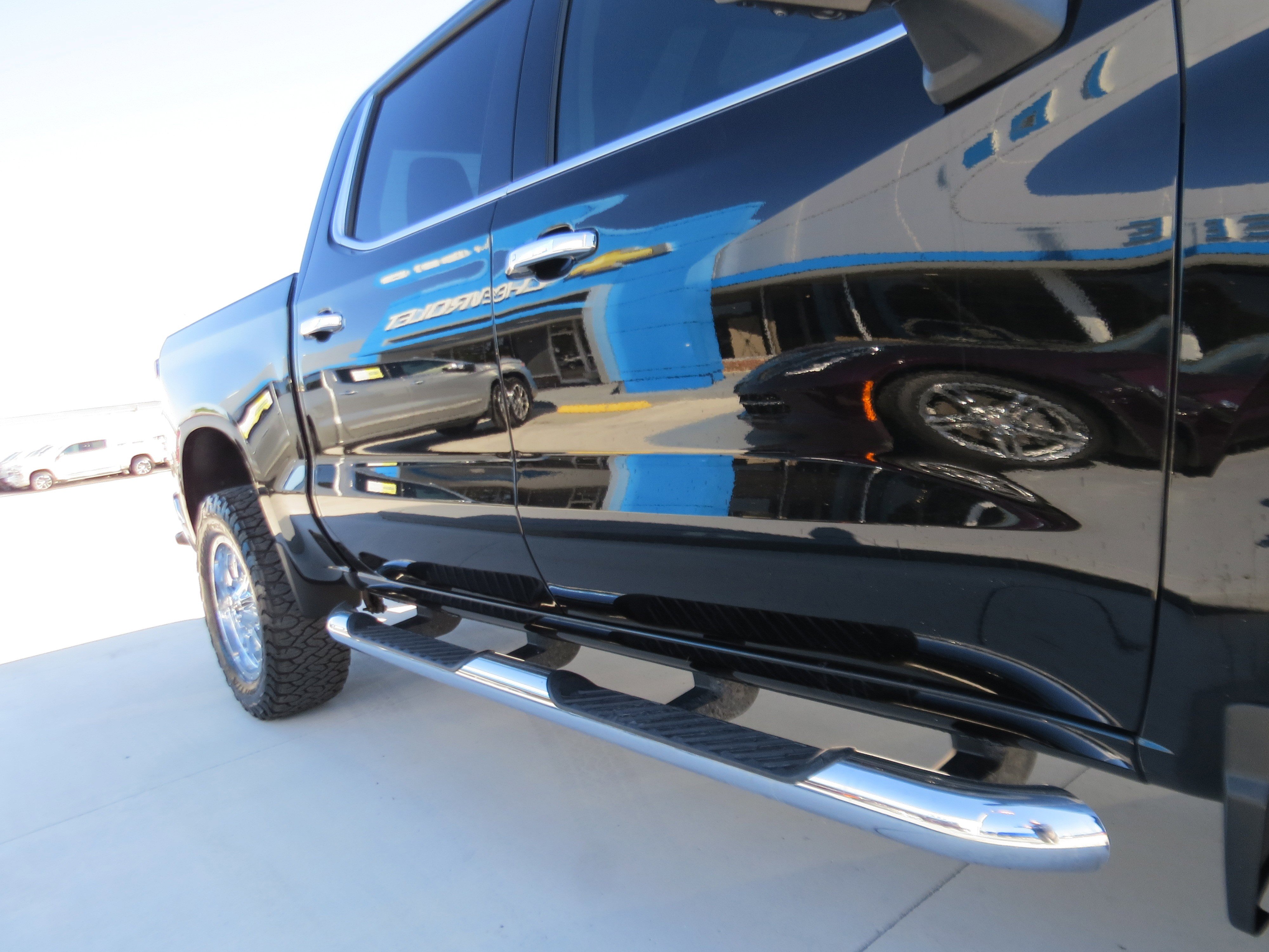 Used 2023 Chevrolet Silverado 1500 LTZ AWD/4WD image 12