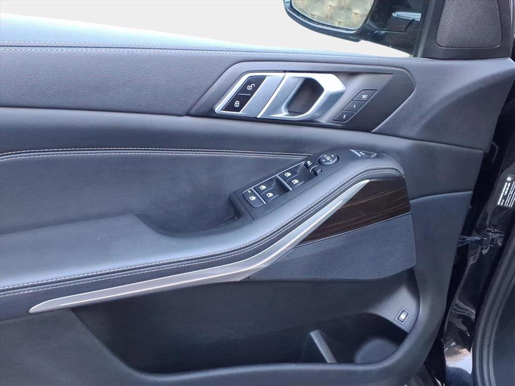 Used 2023 BMW X5 xDrive45e image 7