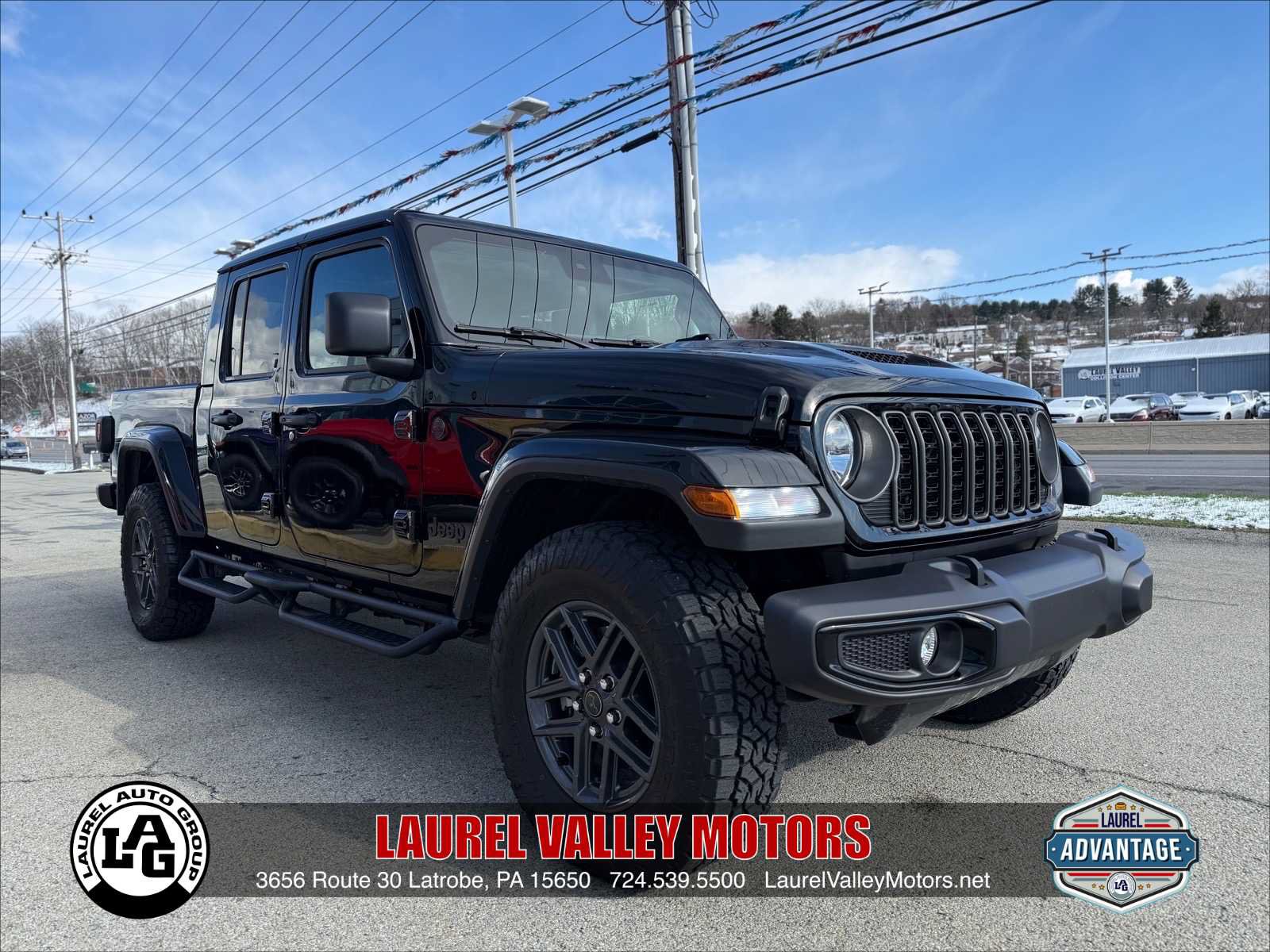 Certified 2025 Jeep Gladiator Sport AWD/4WD image 1