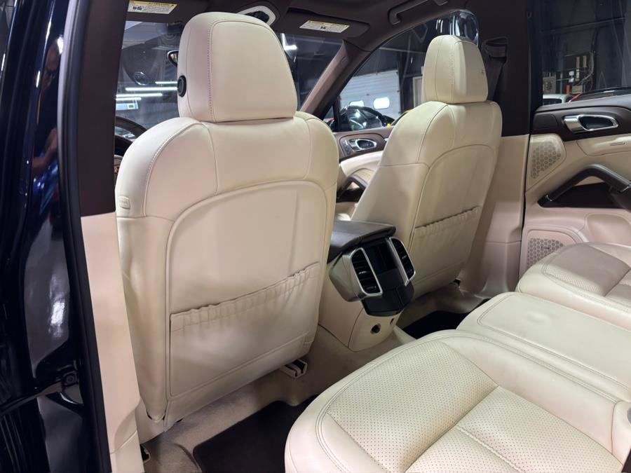 Used 2017 Porsche Cayenne S image 25