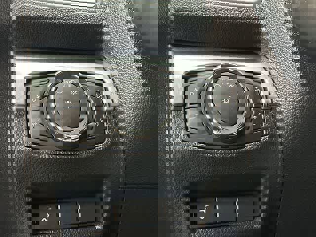 Used 2017 Ford Explorer Limited image 18