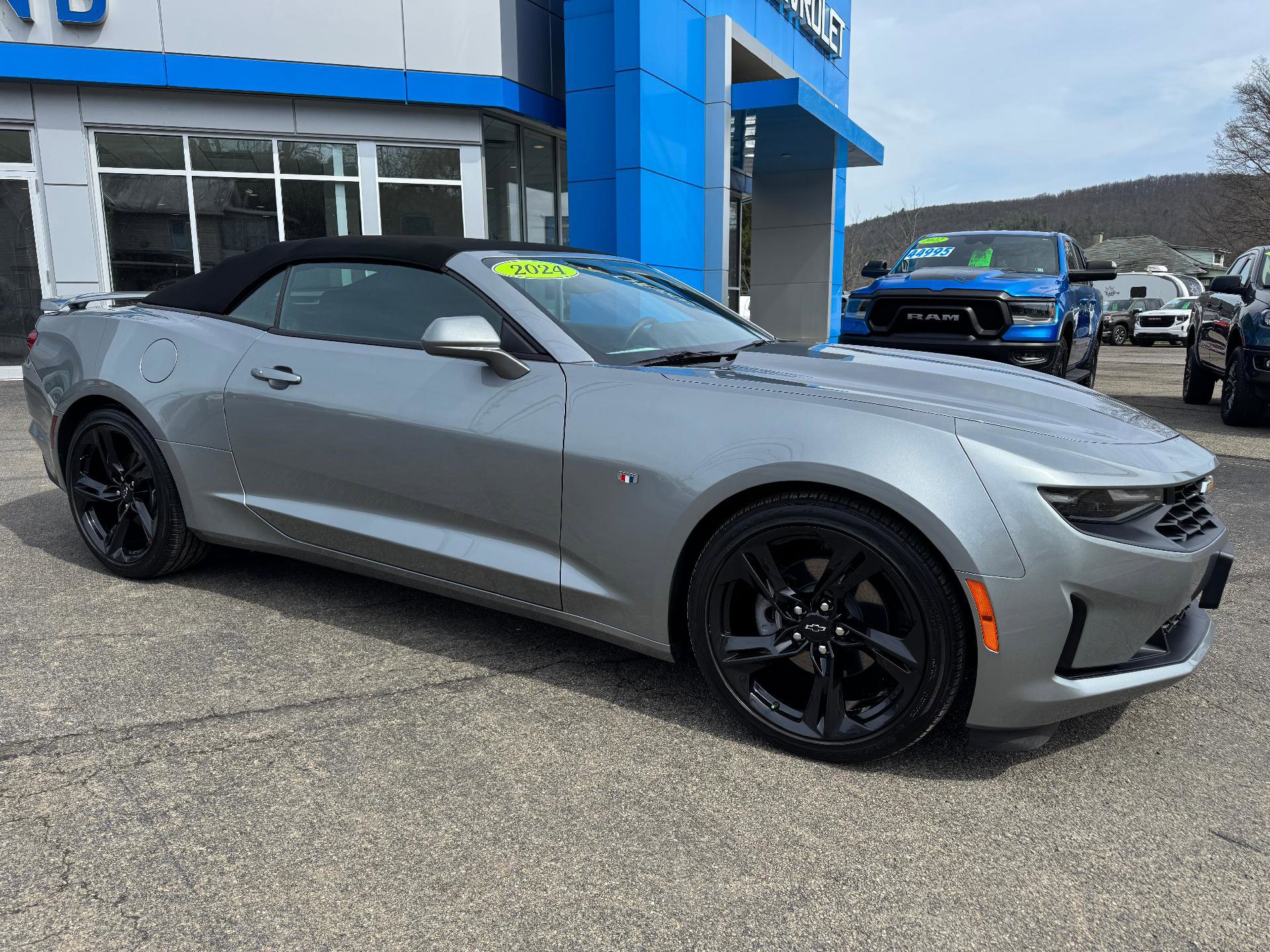 Used 2024 Chevrolet Camaro LT w/ Technology Package RWD image 20