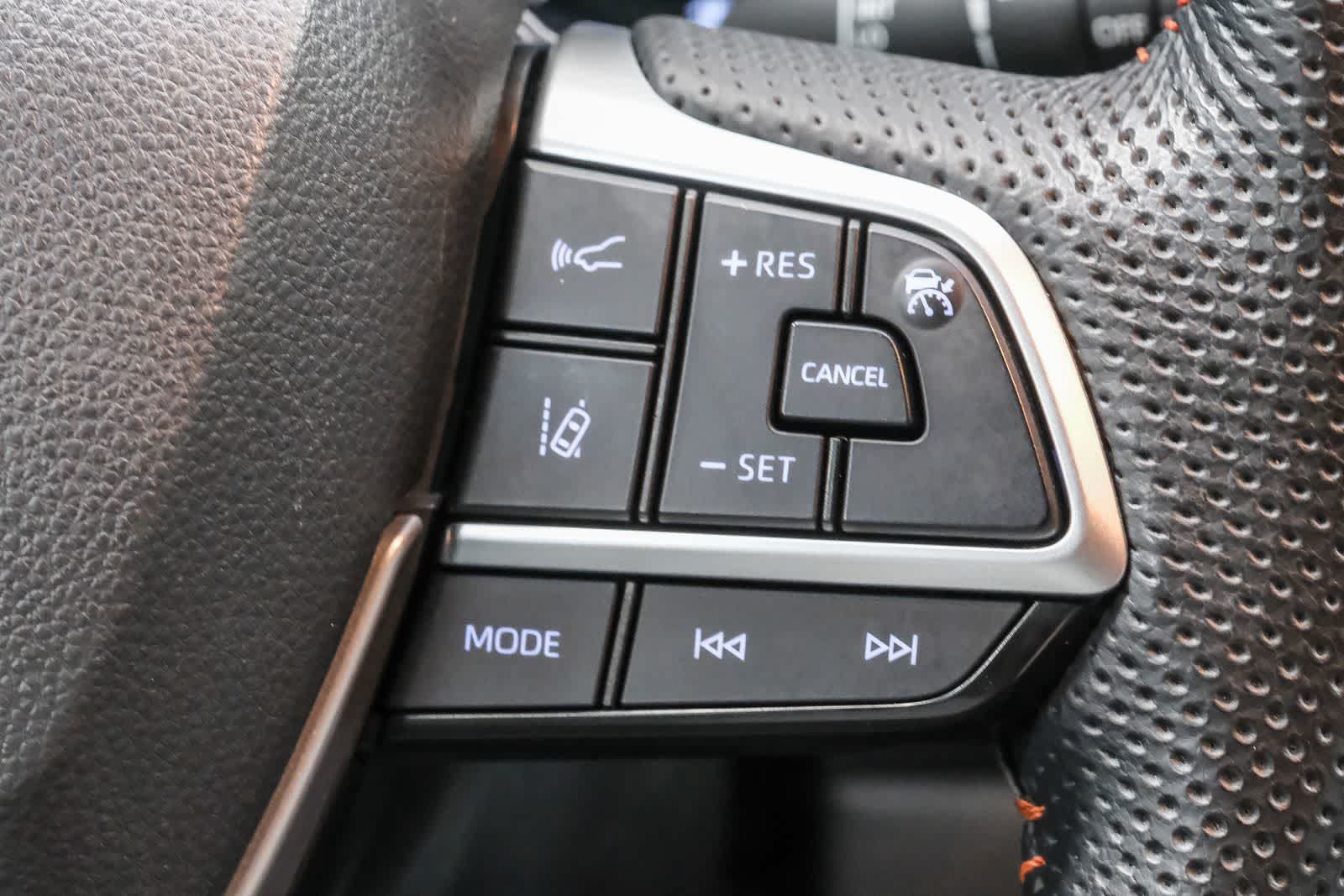 Used 2024 Toyota Sienna XSE w/ XSE Plus Package AWD/4WD image 17