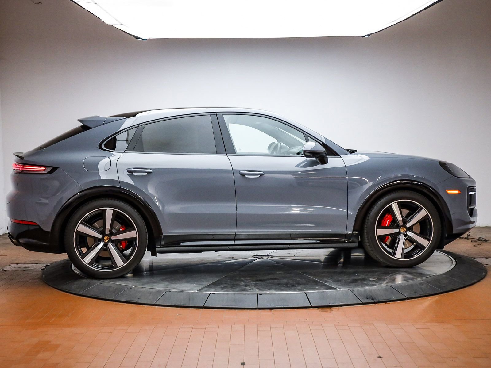 Used 2026 Porsche Cayenne GTS image 44