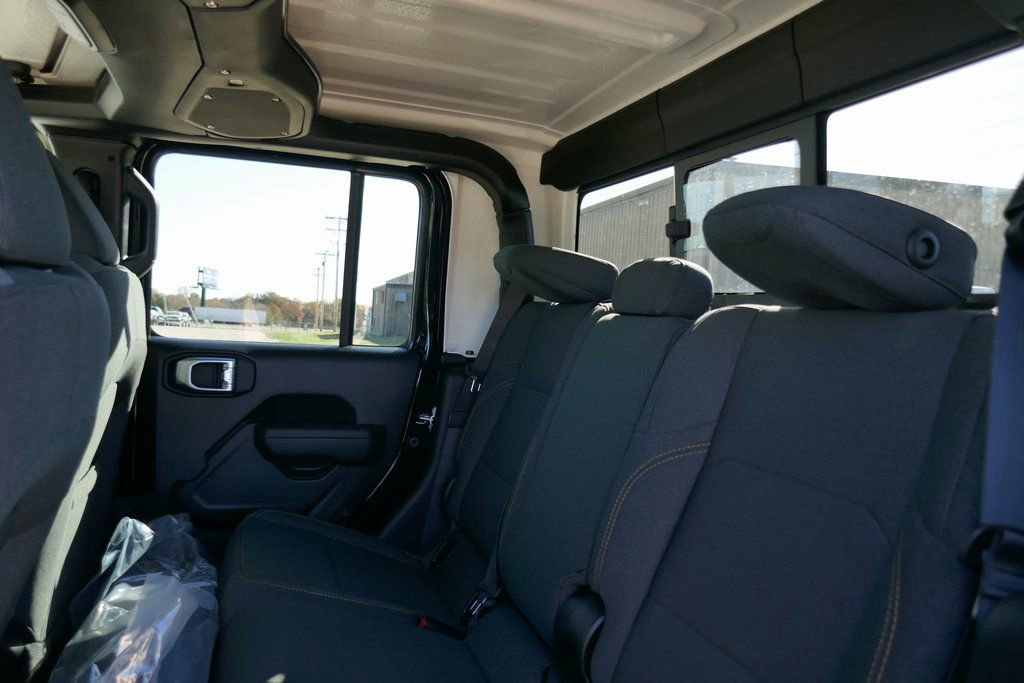 New 2026 Jeep Gladiator Sport image 12