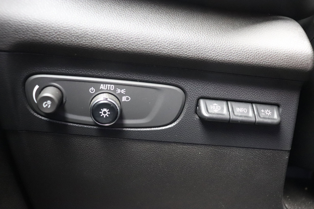 Used 2022 Buick Envision Avenir w/ Technology Package II image 50