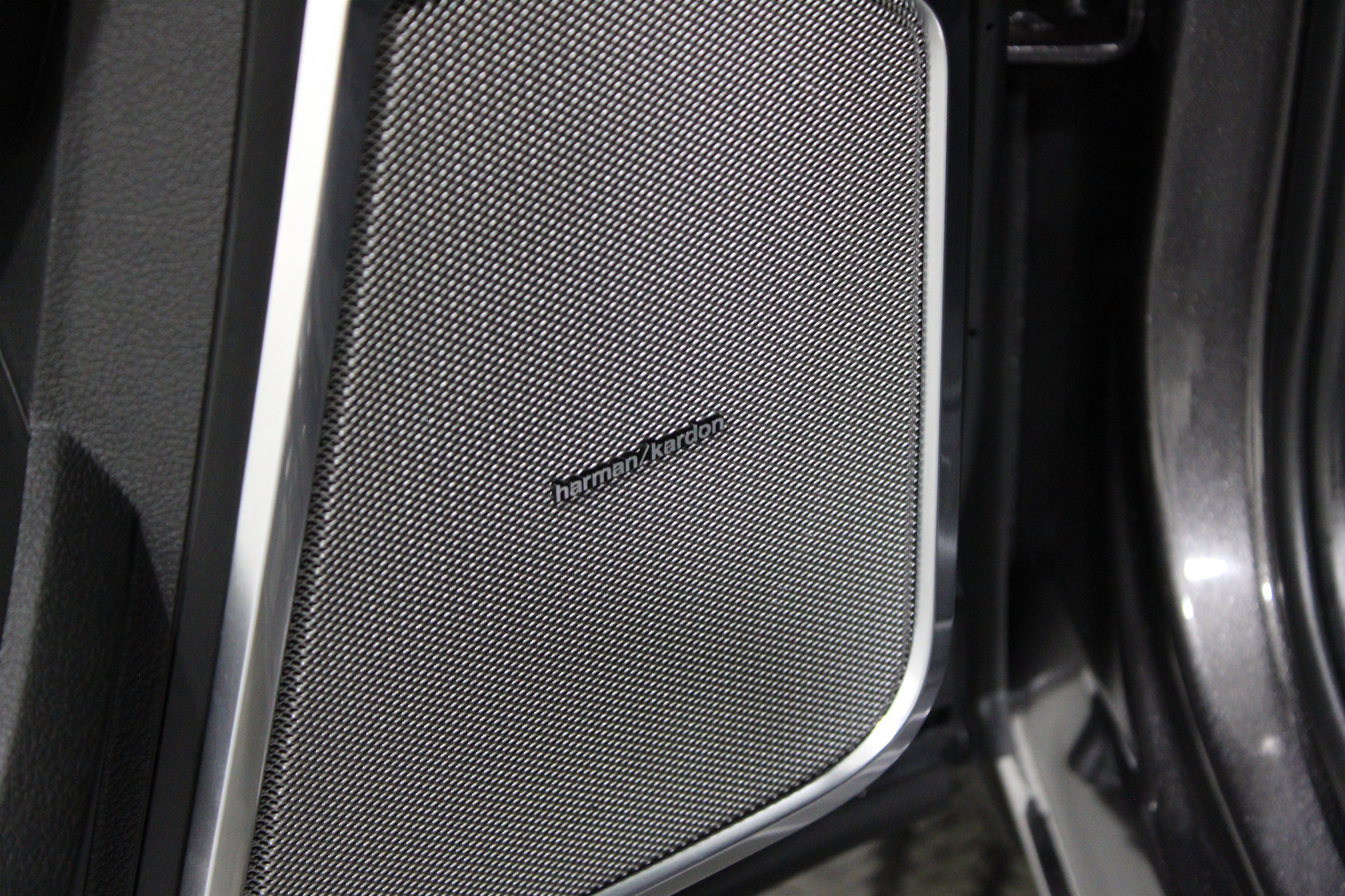 Used 2025 RAM 2500 Laramie image 8