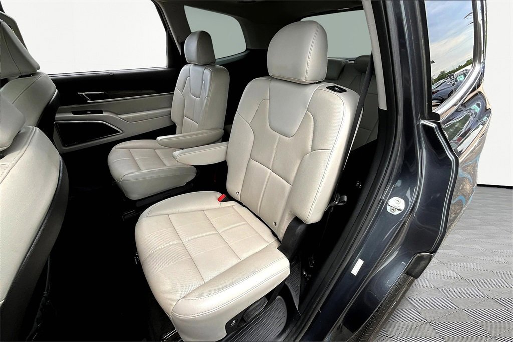Used 2022 Kia Telluride SX w/ Nightfall Edition Package image 26