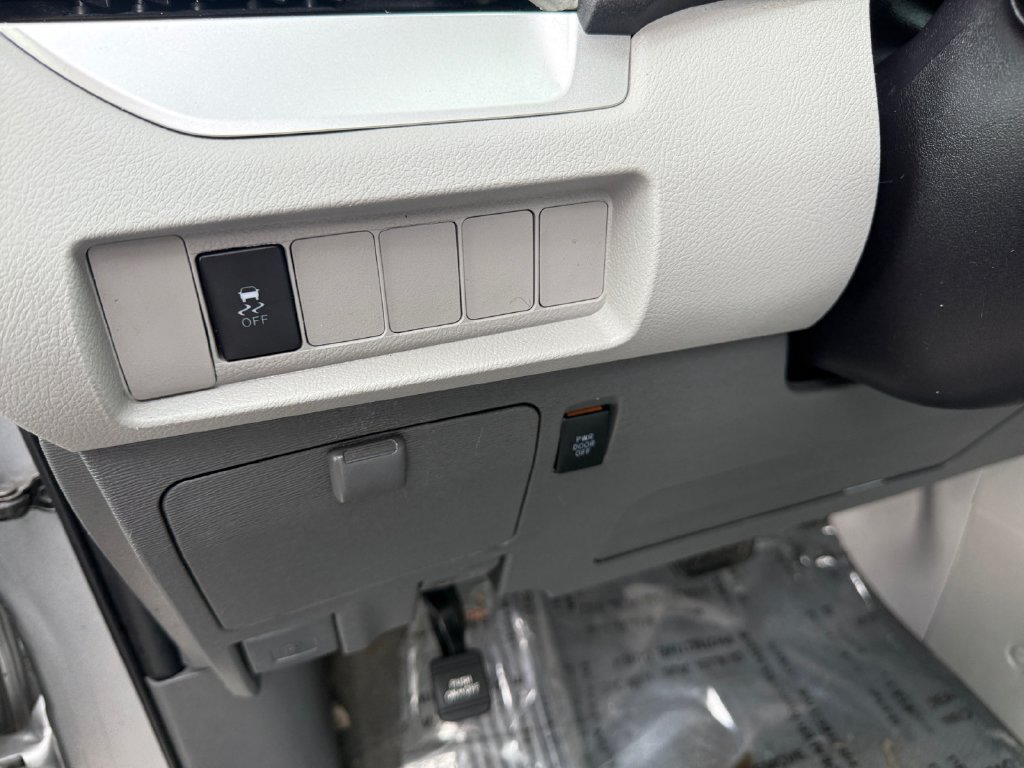 Certified 2020 Toyota Sienna LE FWD image 32