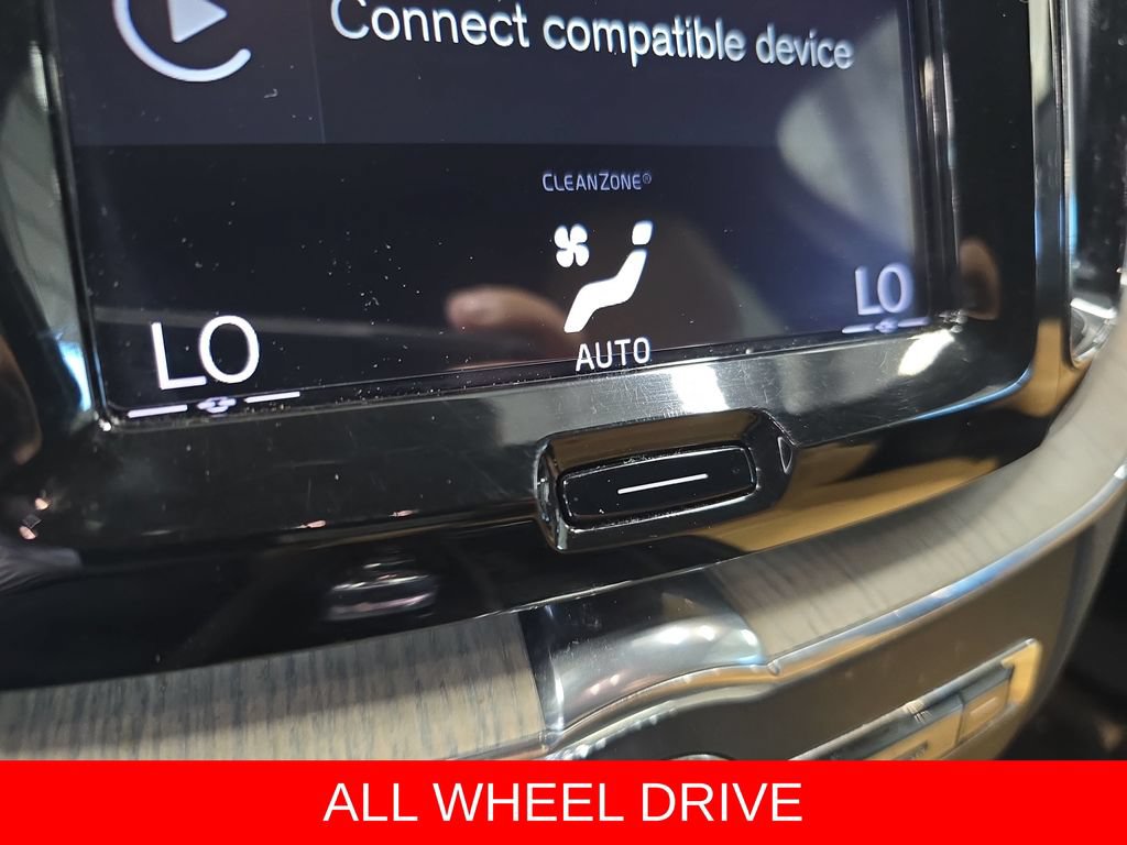 Used 2018 Volvo XC60 T8 Inscription w/ Advanced Package AWD/4WD image 22