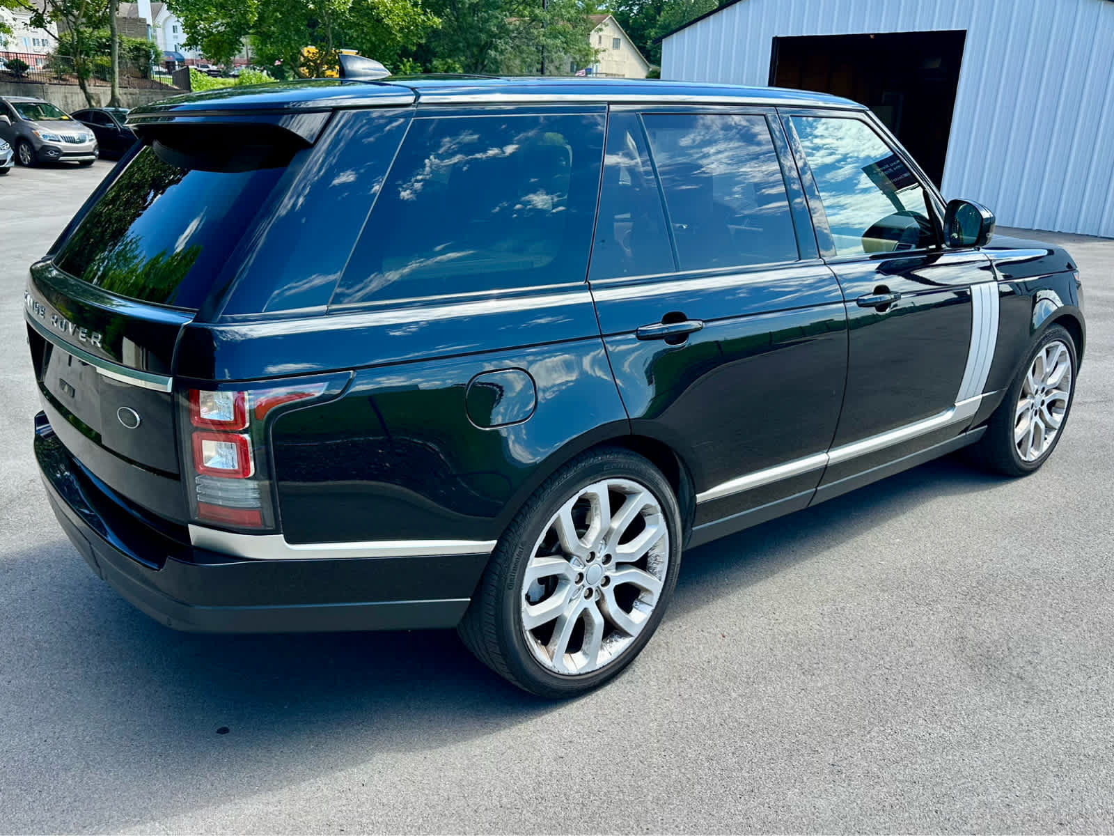 Used 2017 Land Rover Range Rover HSE AWD/4WD image 5