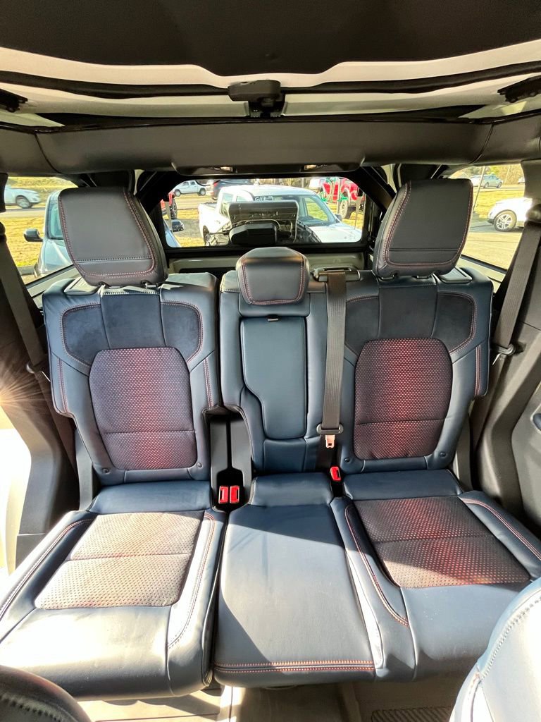 New 2025 Ford Bronco Raptor image 11