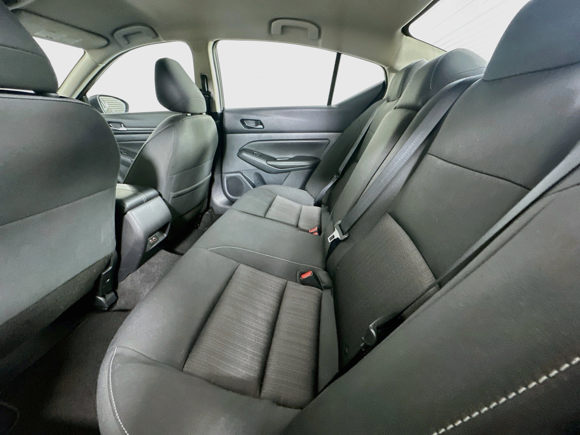 Used 2025 Nissan Altima 2.5 SV FWD image 26