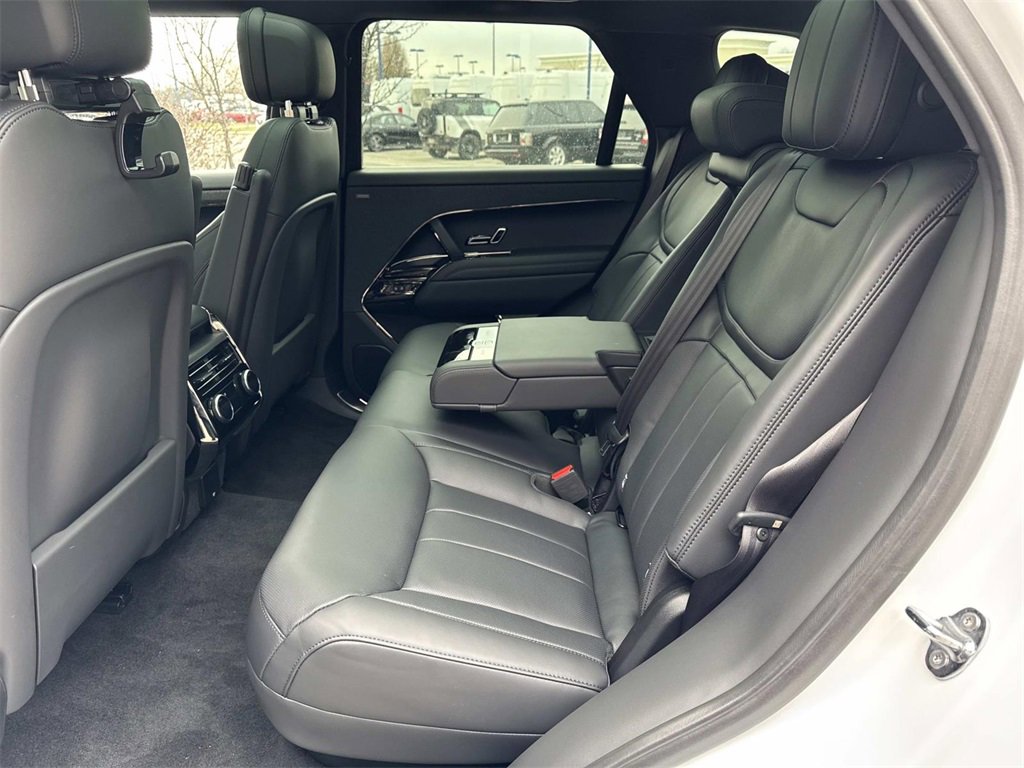 New 2025 Land Rover Range Rover Sport SE image 14